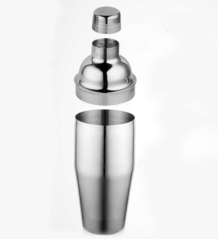 drie delige weergave van de cocktail shaker